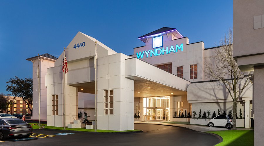 Wyndham DFW Airport - Hotel Exterior