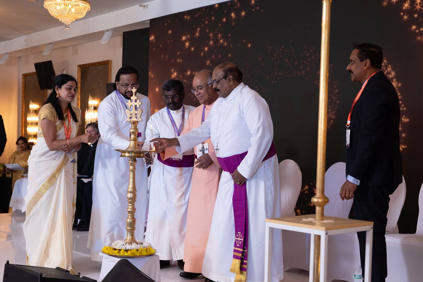 Lighting of the lamp at the opening